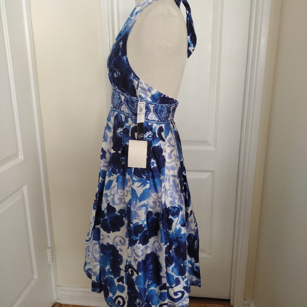 Dress - Picture 3 of 7